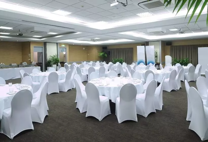 Quality Hotel Lincoln Green