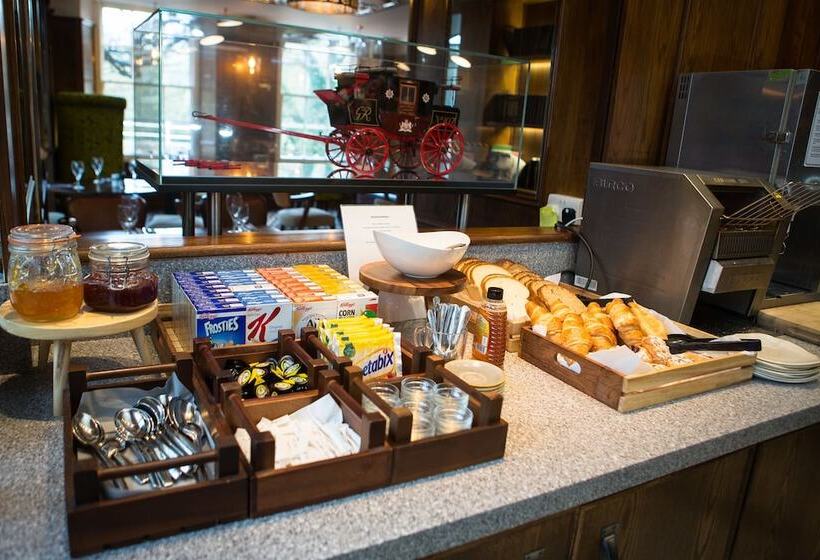 בית מלון כפרי Royal Oak