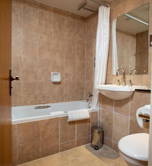 בית מלון כפרי Royal Oak