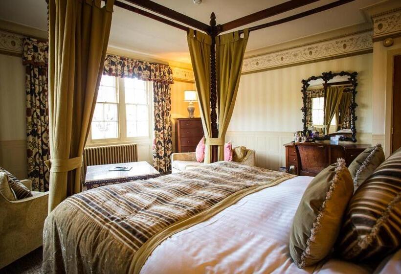 בית מלון כפרי Royal Oak