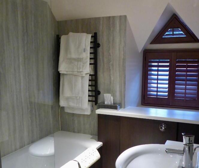 בית מלון כפרי Royal Oak