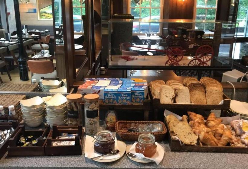 בית מלון כפרי Royal Oak