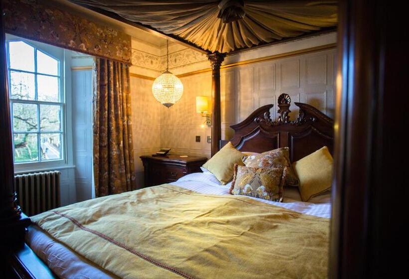 בית מלון כפרי Royal Oak