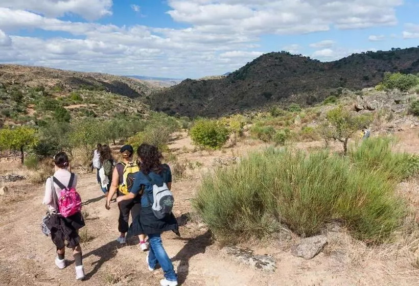 فندق ريفى Hospedaria Do Convento D Aguiar  Turismo De Habitacao