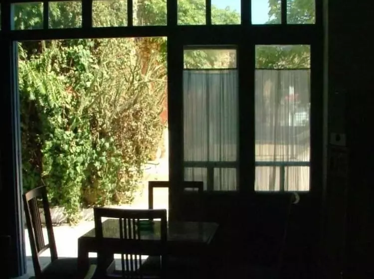 Hotelli Villa Kynthia