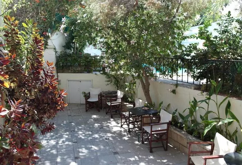 Hotelli Villa Kynthia