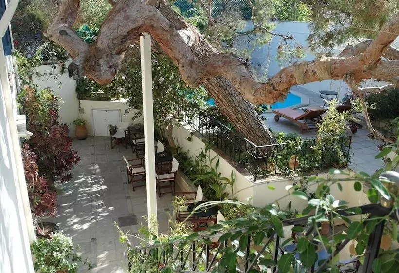 Hotelli Villa Kynthia