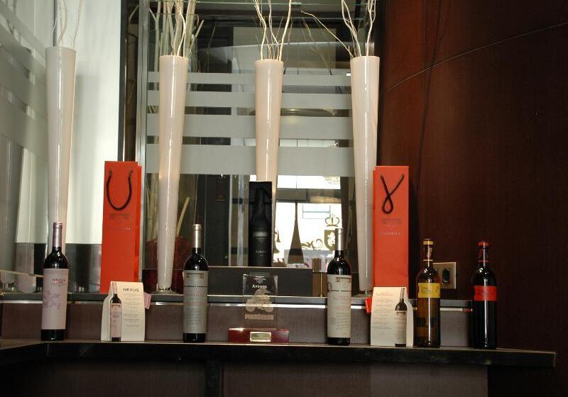 هتل Washington Parquesol Suites &