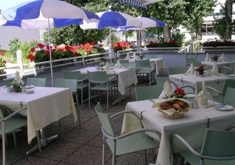 Novapark Flugzeughotel Graz