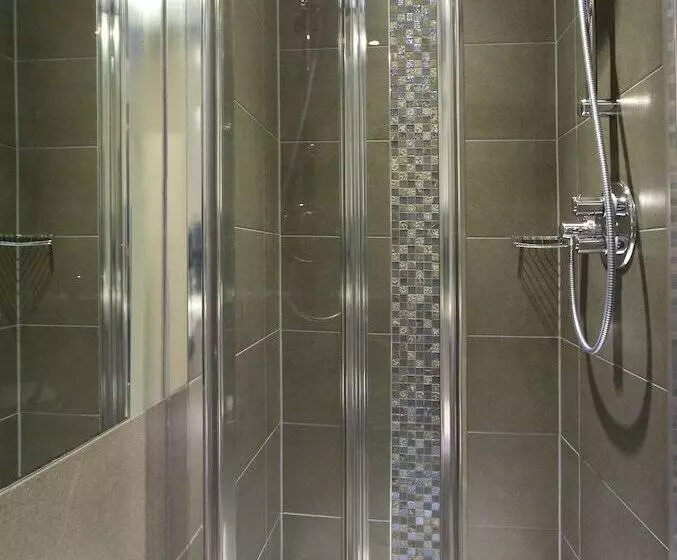 فندق صغير London Court