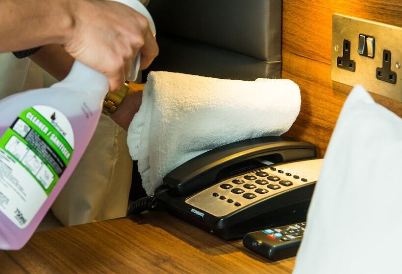 فندق صغير London Court