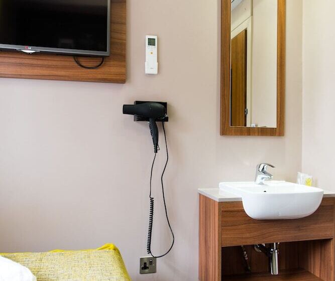 فندق صغير London Court