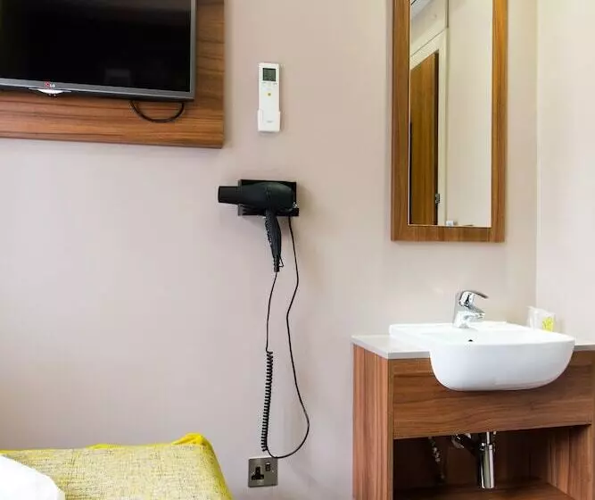 فندق صغير London Court