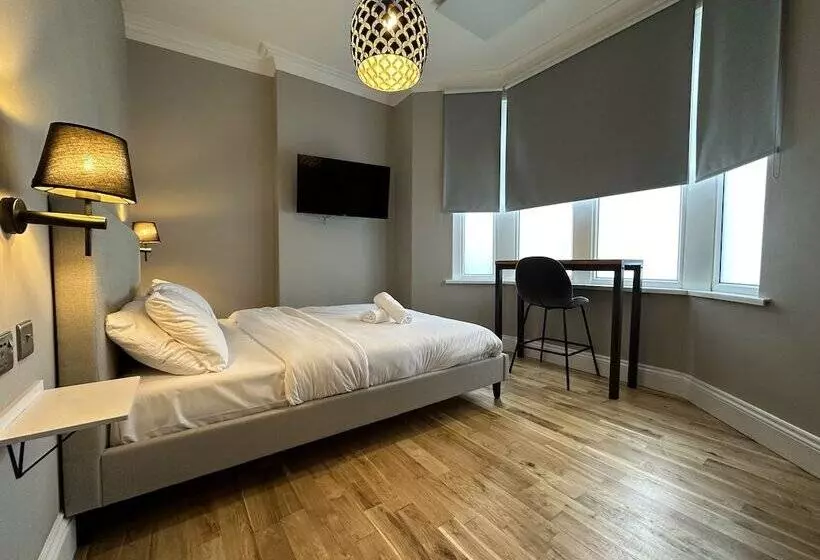 旅馆 The Riverhouse