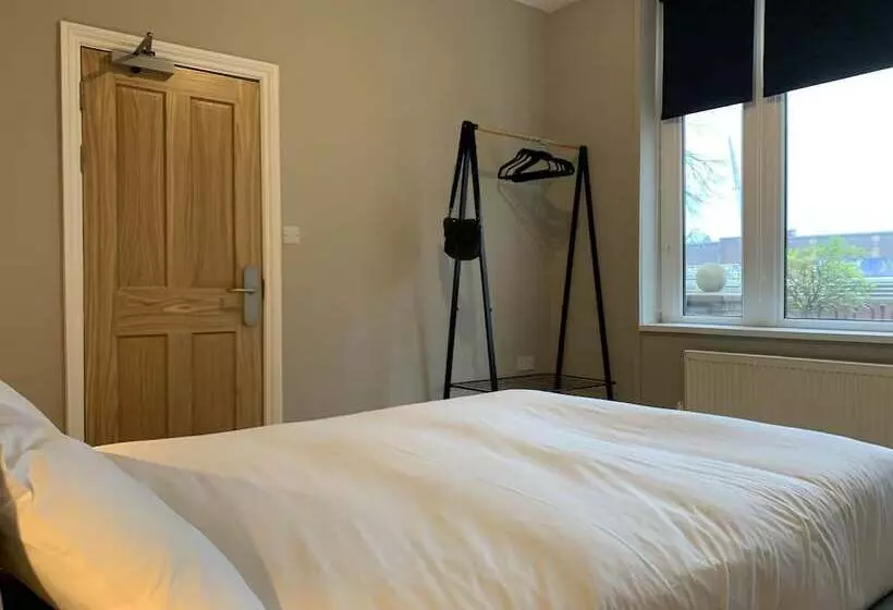 旅馆 The Riverhouse