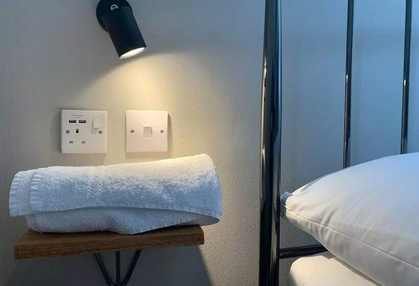 旅馆 The Riverhouse