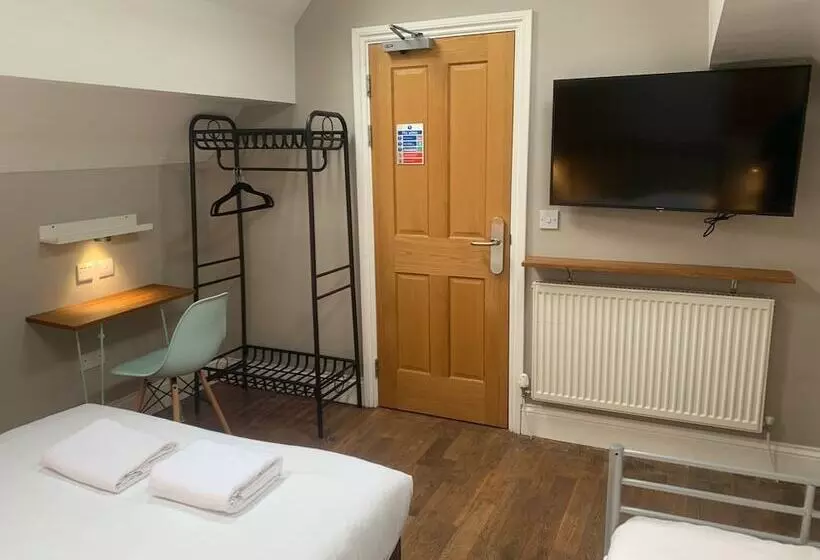 旅馆 The Riverhouse