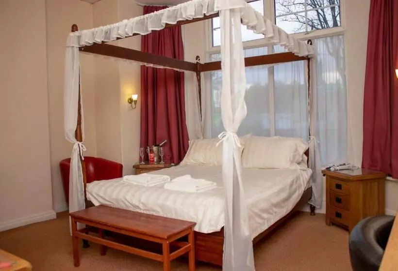 Ascot Grange Hotel   Voujon Resturant