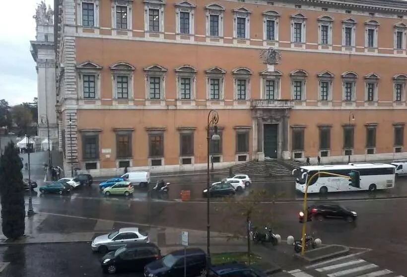 ベッドアンドブレックファースト Bed&Breakfast Happy Holiday