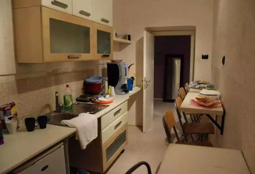 ベッドアンドブレックファースト Bed&Breakfast Happy Holiday