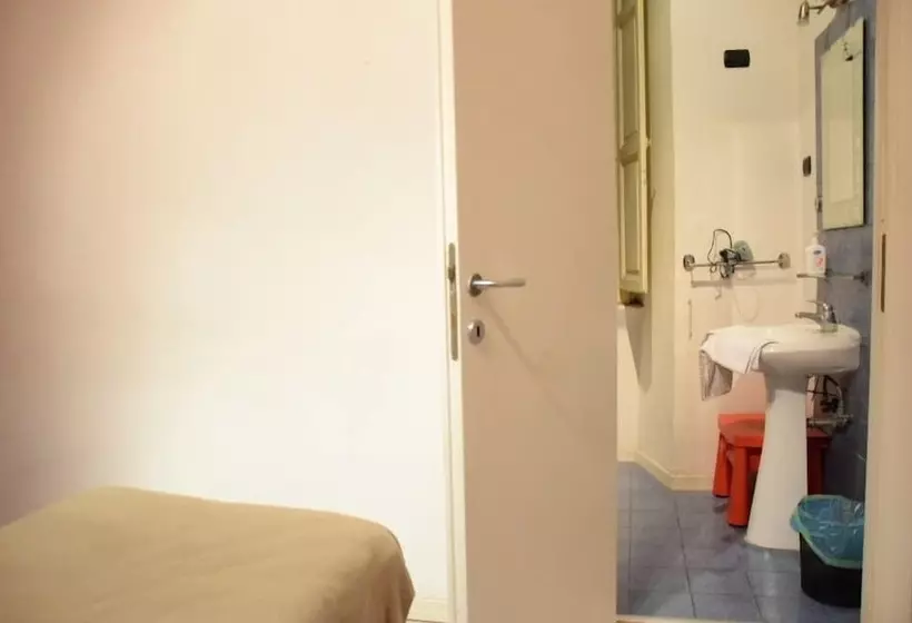 ベッドアンドブレックファースト Bed&Breakfast Happy Holiday