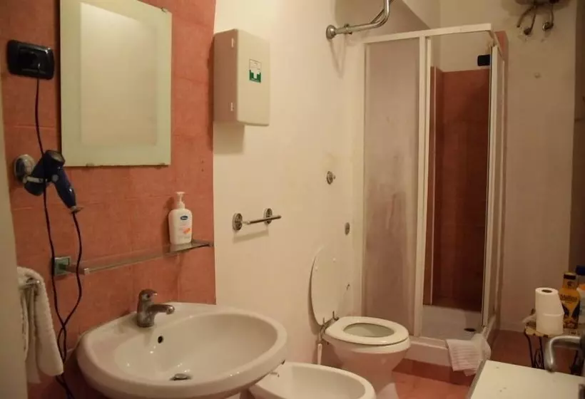 ベッドアンドブレックファースト Bed&Breakfast Happy Holiday