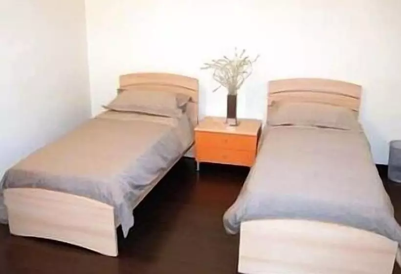 ベッドアンドブレックファースト Bed&Breakfast Happy Holiday