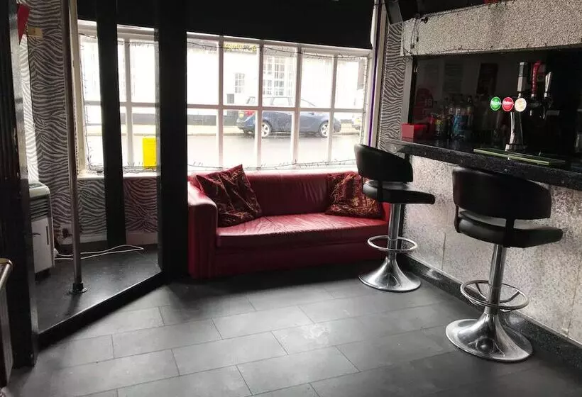 مبيت وإفطار Lark Inn