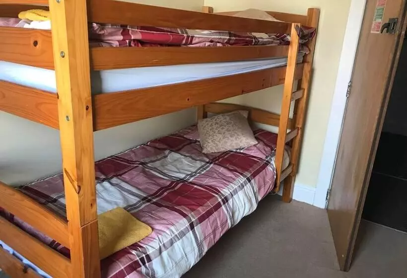 مبيت وإفطار Lark Inn