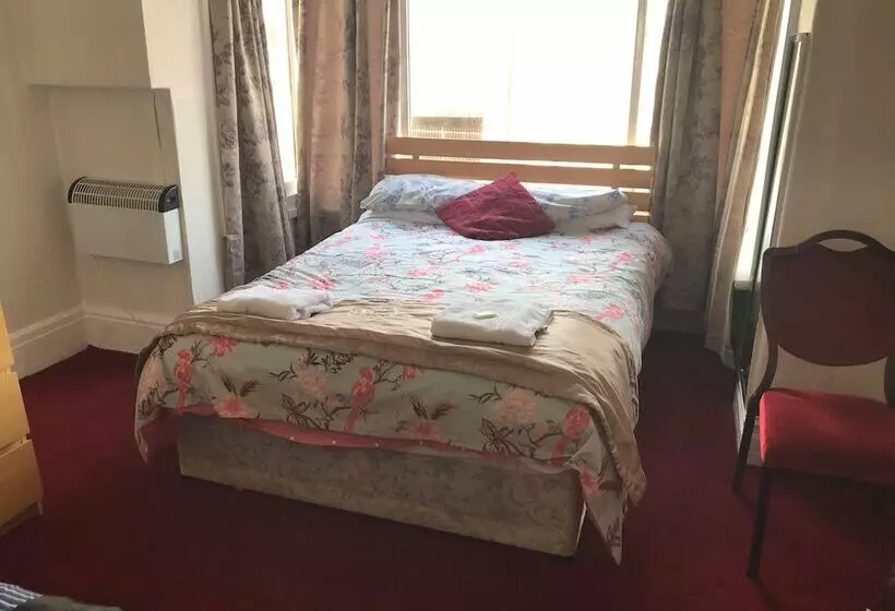 مبيت وإفطار Lark Inn