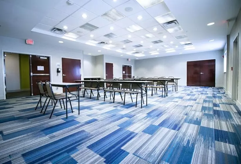 Holiday Inn Express Hotel & Suites Baton Rouge  Port Allen, An Ihg