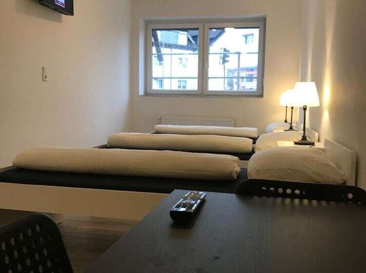 여관 Shivas City Apart