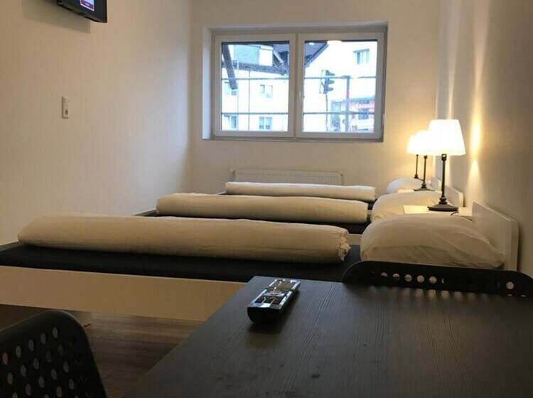 여관 Shivas City Apart