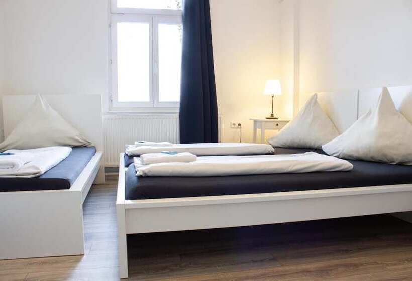 여관 Shivas City Apart