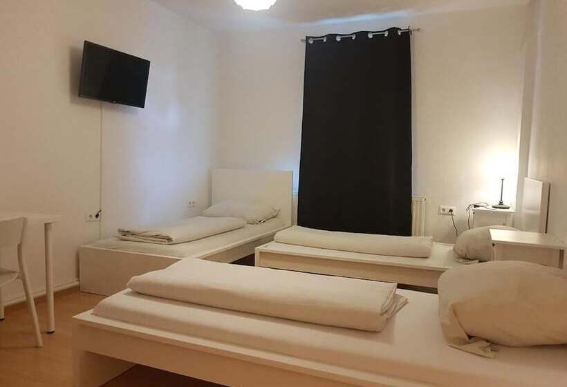 여관 Shivas City Apart