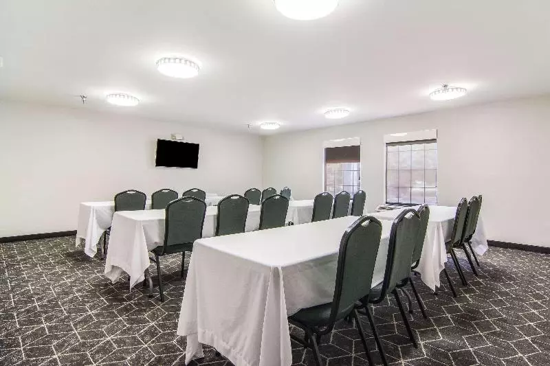 ホテル Clarion Pointe South Boston Danville East