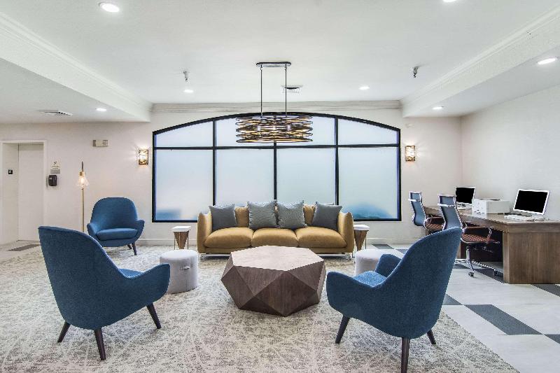 Отель Clarion Pointe South Boston  Danville East