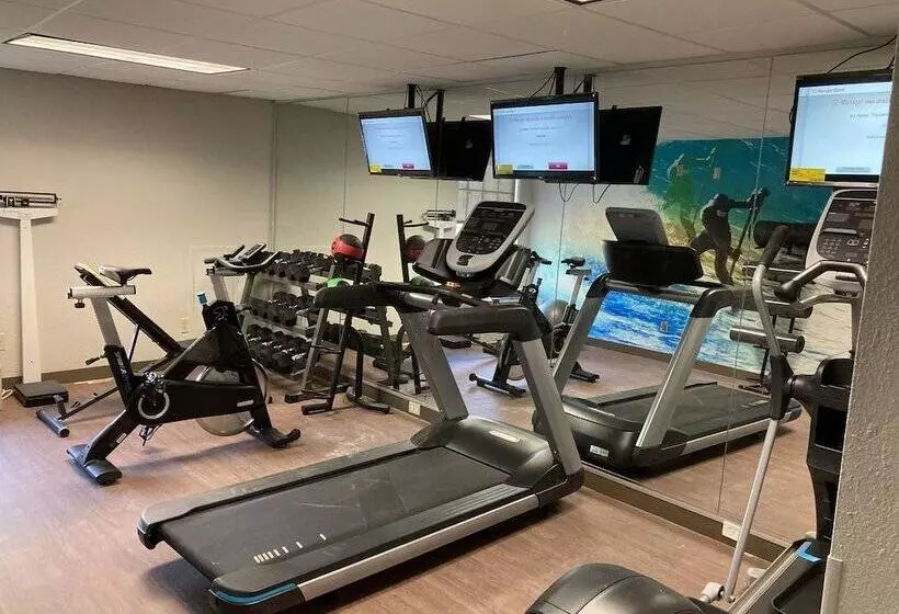 ホテル Clarion Pointe South Boston Danville East