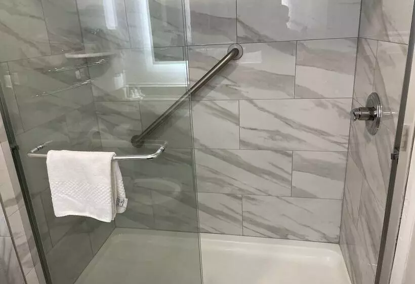 ホテル Clarion Pointe South Boston Danville East