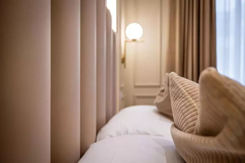 هتل Emma Small Luxury