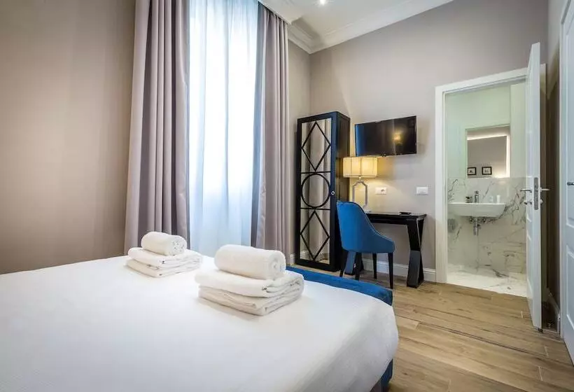 هتل Emma Small Luxury