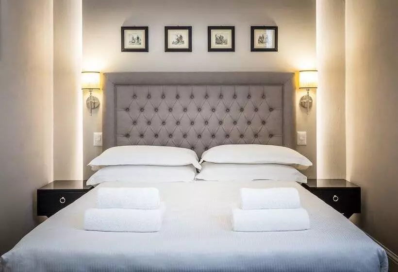 هتل Emma Small Luxury