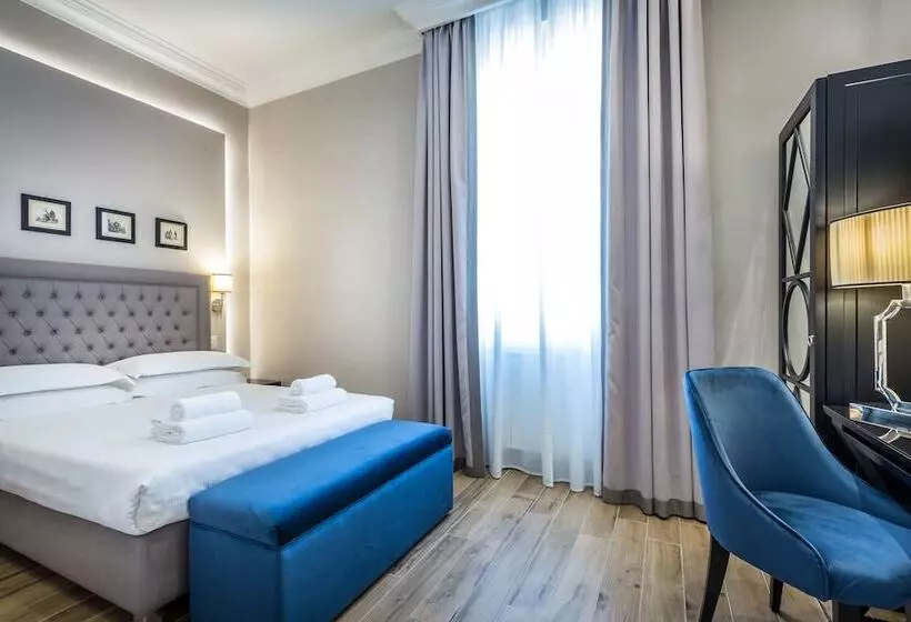 هتل Emma Small Luxury