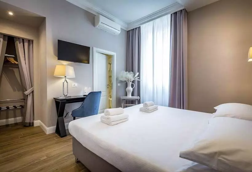 هتل Emma Small Luxury