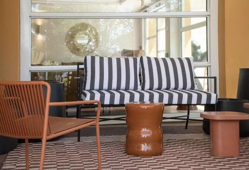 호텔 Ibis Golfe De Sainttropez