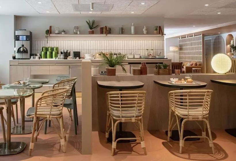 호텔 Ibis Golfe De Sainttropez