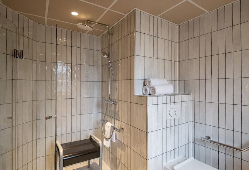 Отель Ibis Golfe De Sainttropez