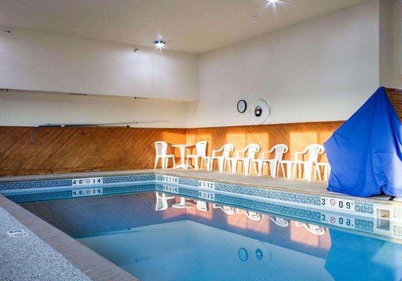 בית מלון כפרי Quality Inn