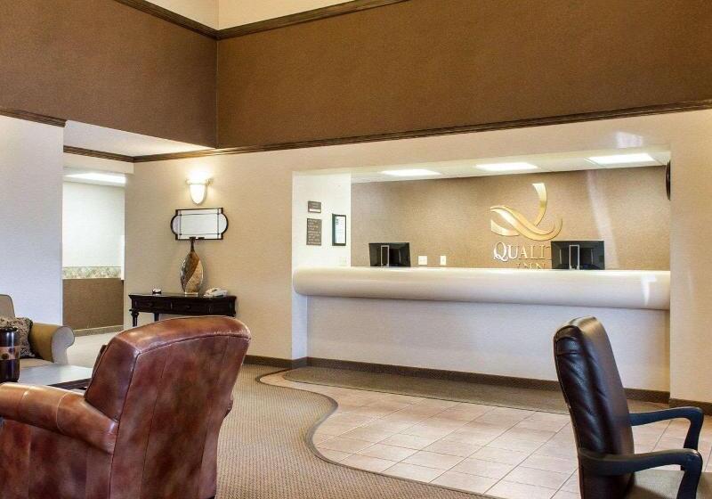 בית מלון כפרי Quality Inn