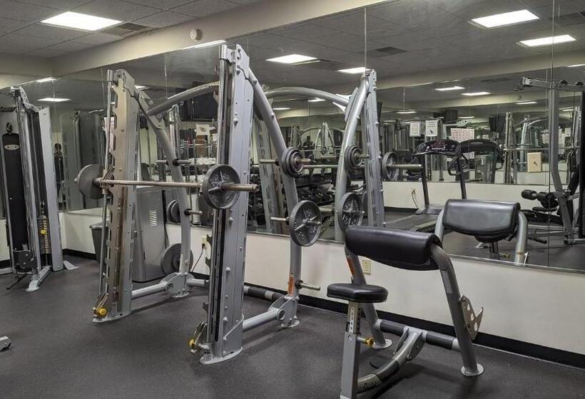 酒店 Red Roof Inn & Suites Newport News